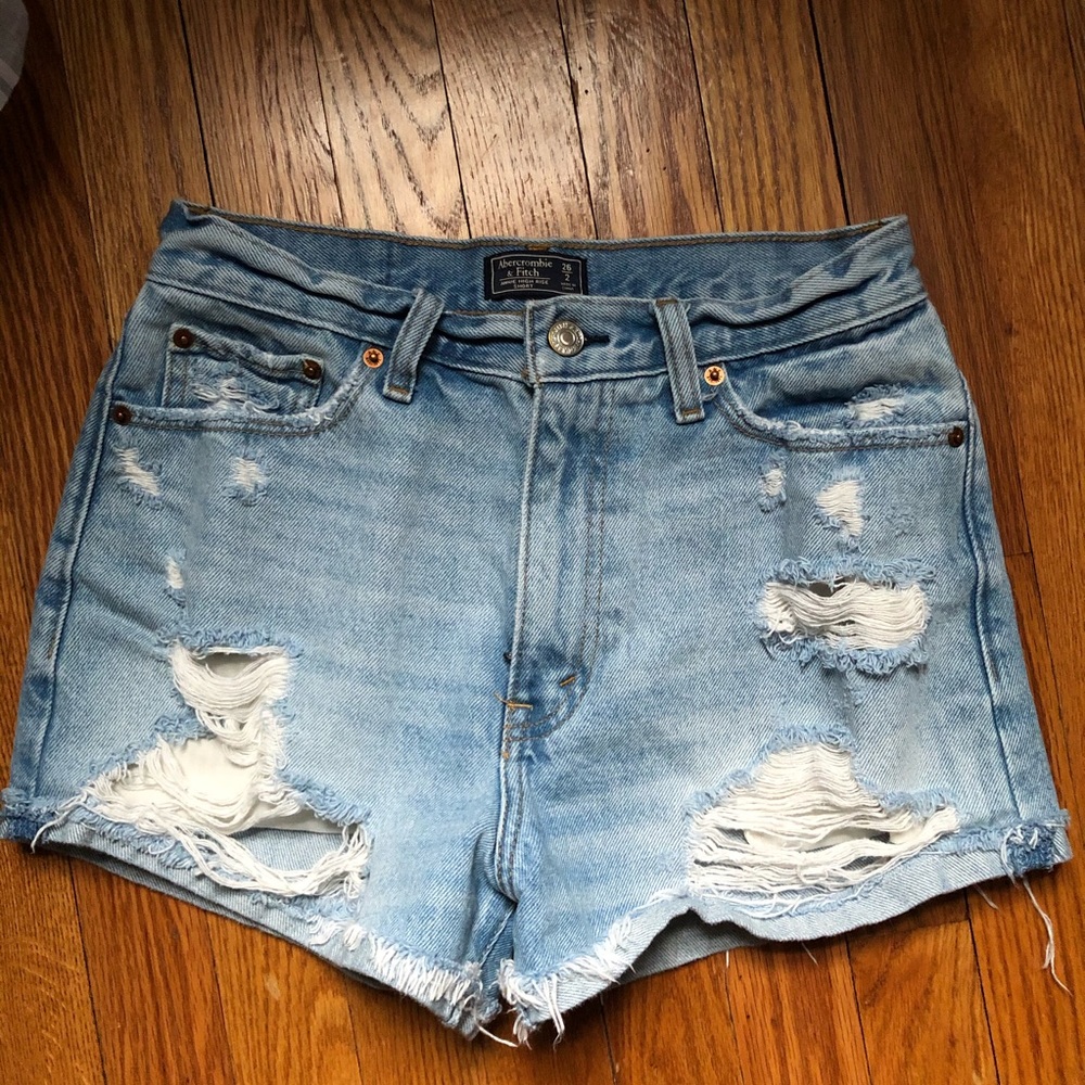 Light washed shorts